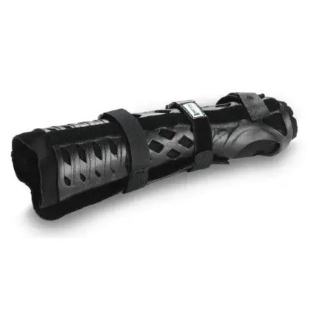 FastForm SAMO – Wrist / Forearm Brace PolyTrexX Polymer / DermaWick Right Hand Black Medium / Large – 3002