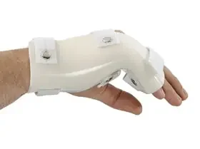 G-Force – Boxer Fracture Splint with MP Flexion Plastic / Foam Left Hand White Medium – 52208