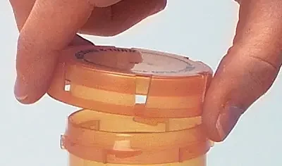 Health Care Logistics – Child-Resistant Medication Vial Cap For 9 Dram Vials – 5732N