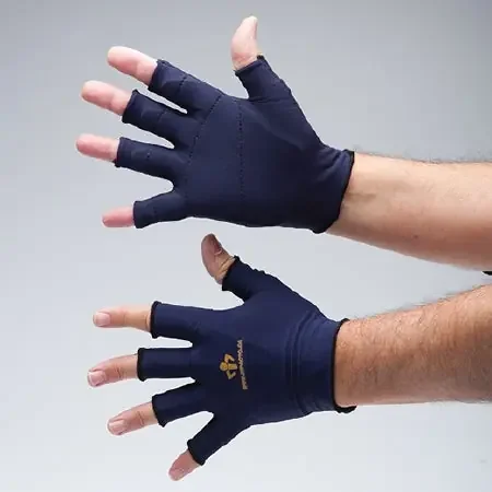 IMPACTO Glove Liner – Impact Glove 3/4 Finger Small Black Right Hand – 505-00R-SML