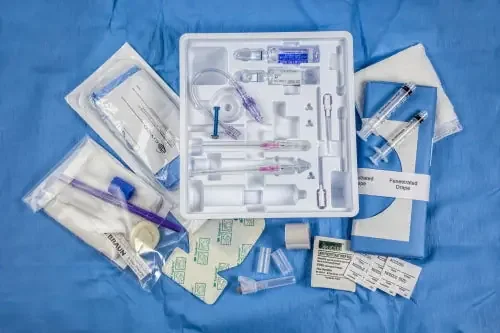 Introcan Safety – Peripheral IV Catheter Insertion Kit Straight – 375504