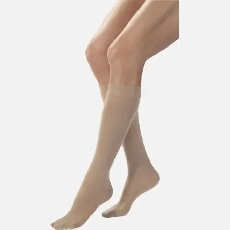 JOBST Opaque – Compression Stocking Knee High Medium Natural Closed Toe – 115283