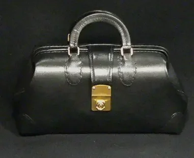 M.D. Line – Equipment Bag Black Leather 16 X 6 X 9 Inch – M25216BLK