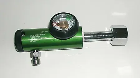 Mada Medical Products – Oxygen Regulator Click Style 0 – 15 LPM DISS Outlet CGA-870 – R1835-15G