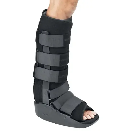 MaxTrax – Walker Boot Medium Hook and Loop Closure Male 5-1/2 to 10 / Female 6-1/2 to 11 Left or Right Foot – 79-95425-6086