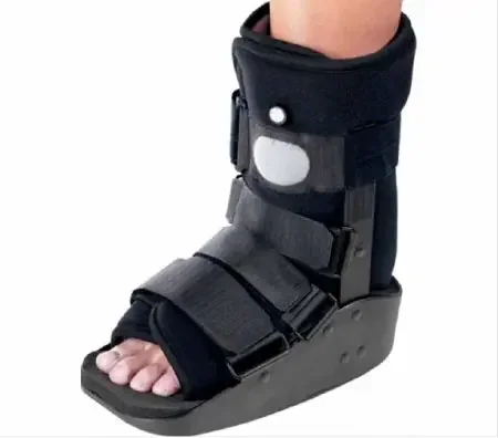 MaxTrax – Walker Boot X-Small Hook and Loop Closure Female Up to 4 Left or Right Foot – 11-1380-1