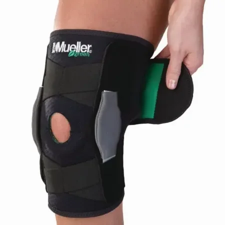 Mueller – Knee Brace One Size Fits Most Left or Right Knee – 081546191