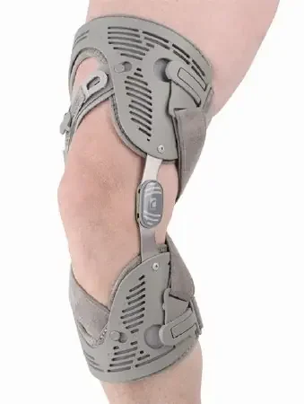 Ossur Unloader One – Knee Brace Medium 14 to 16-3/4 Inch Circumference Right Knee – B-240518713