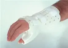 PlastiCast – Wrist / Hand / Thumb Splint Polyethylene / Foam / Stockinette Left Hand White Medium – 510272/NA/LM